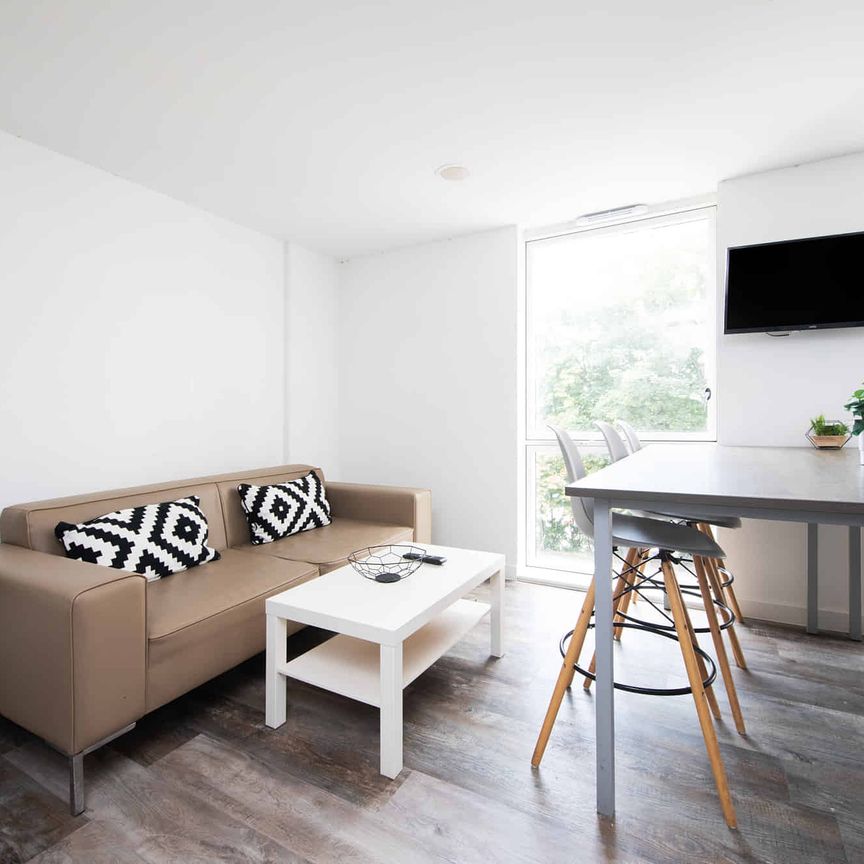 Silver Studio - Photo 1