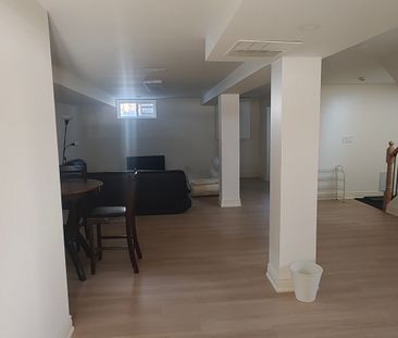For Lease - 1 Ottawa Court, Aurora, Ontario - Photo 5