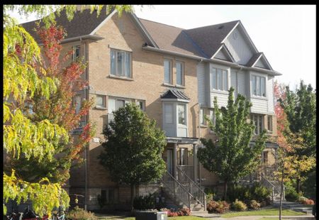 For Lease - 5585 Oscar Peterson Boulevard Unit# 6, Mississauga, Ontario - Photo 3