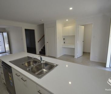 VERY NEW 3 BED TOWNHOUSE FOR RENT - Photo 4