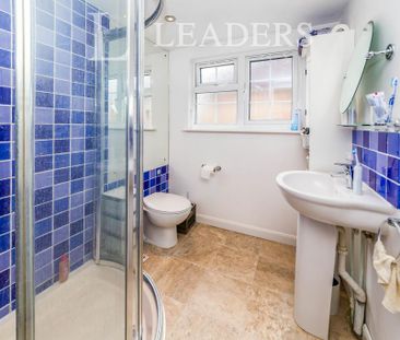 4 bedroom detached house to rent - Photo 6