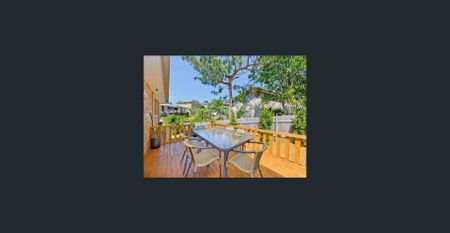 Charming 2-Bedroom Unit - Photo 3