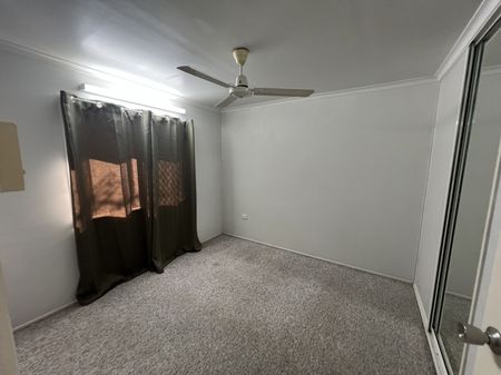 2 Bedroom Lowset Brick Unit - Walking Distance to Hospital - Photo 3