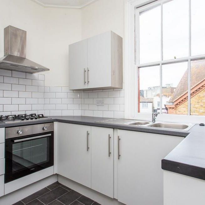 2 bedroom flat to rent - Photo 1