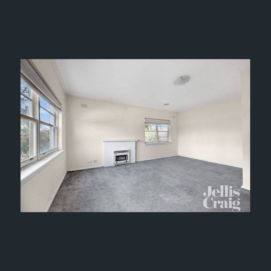 TWO BEDROOM LOCATED NEAR THE BAY - Photo 1