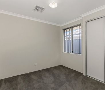 Apply Now! - Photo 4