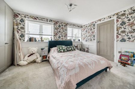 4 bedroom semi-detached house to rent - Photo 5