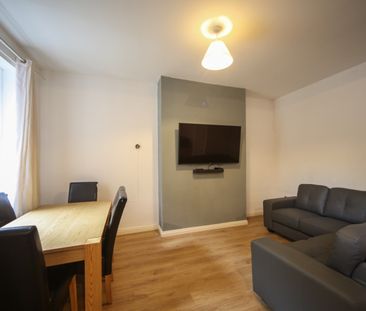 5 Bed Terraced House, Gainsborough Road, L15 - Photo 1