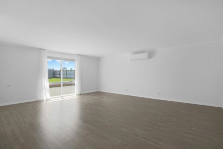 Refreshed 4-Bedroom Family Home in Quiet Court Location - Photo 4