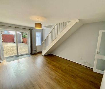 Woodend, Kingswood - Photo 4