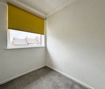 Turf Lane, Royton - Photo 6