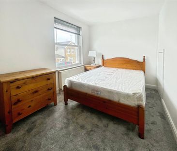 Strode Street, Egham, Surrey, TW20 9BX - Photo 6