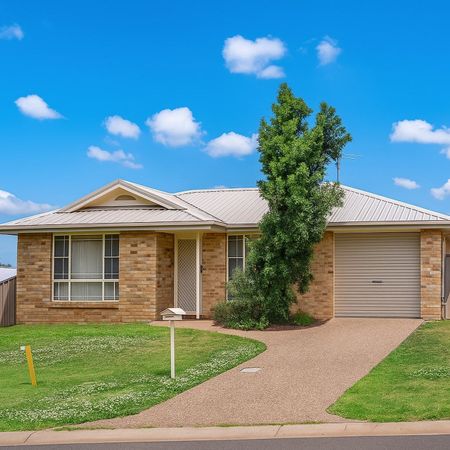 Charming 3-Bedroom Home in a Convenient Location - Photo 4