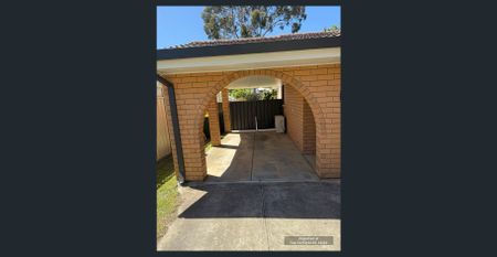 3 bedroom renovated home in tranquil location - Photo 5