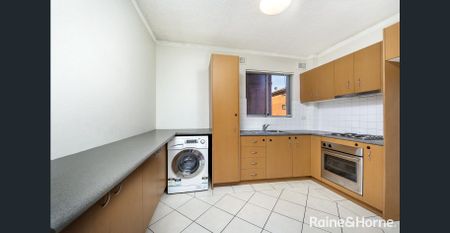 Two bedroom apartment in lifestyle location - Photo 3
