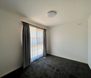 Great Family Home on a large block! - Photo 6