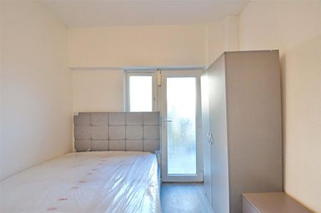 6 bedroom semi-detached house to rent - Photo 3