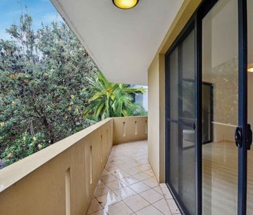 OVERSIZED SLEEK & PRIVATE BEACH PAD WITH PARKING - Photo 4