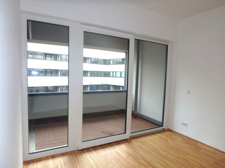 Moderne 2-Zimmer Wohnung mit Lift, Loggia und Garagenplatz - Photo 2