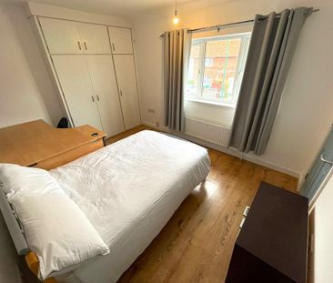 3 bedroom end of terrace house to rent - Photo 5