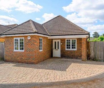 Burlea Close, Hersham, KT12 - Photo 3
