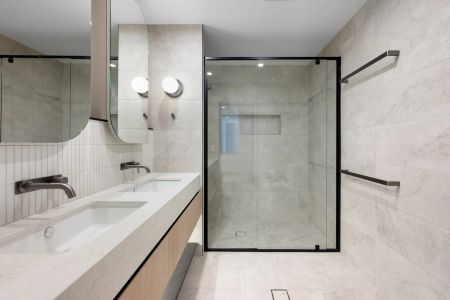 Modern Ground-Floor Luxury Apartment with Additional MPR! - Photo 5