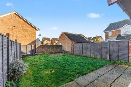 2 bedroom semi-detached house to rent - Photo 4