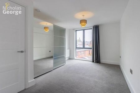2 bedroom flat to rent - Photo 3