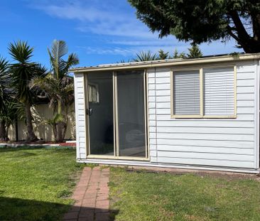 STUNNING FAMILY HOME IN PERFECT LOCATION - Photo 4