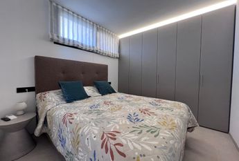 Modern Apartment with Sea Views in Palmanova