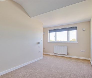 4 bedroom detached house to rent - Photo 5