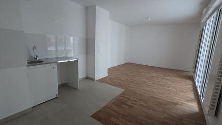 location Appartement T4 DE 93.67m² À CLICHY - Photo 3