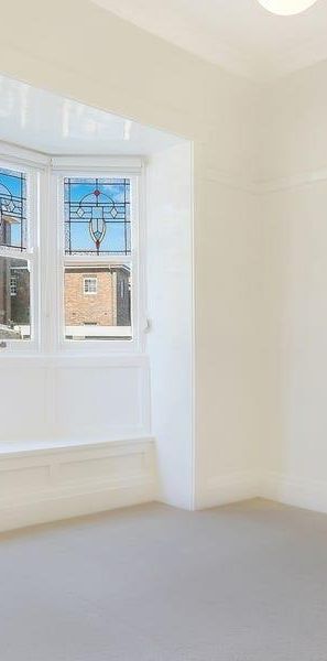 Character Filled One bedroom apartment. - Photo 1
