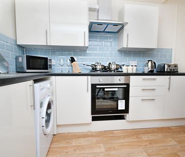 1 bed house to rent in Prestwich Street, Burnley, BB11 - Photo 3