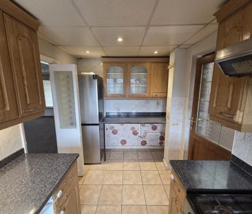 3 bedroom semi-detached house to rent - Photo 6