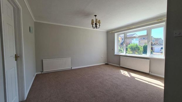 4 bedroom semi-detached house to rent - Photo 1