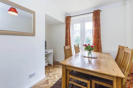 3 bedroom end of terrace house to rent - Photo 3
