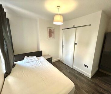 Sydney Street , Boston, Property for rent - Photo 1