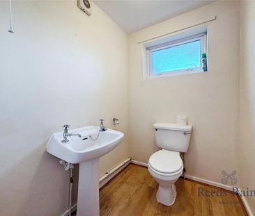 3 bedroom detached house to rent - Photo 3