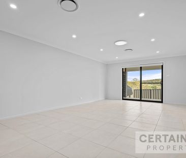 Lovely 4 Bedroom 2 Bathroom Home in Edgeworth! - Photo 2