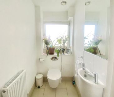 4 bedroom semi-detached house to rent - Photo 4