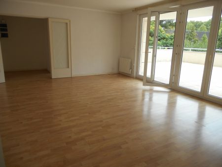 Location Appartement 2 pièces 64m² REIMS 51100 - Photo 2
