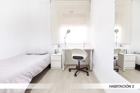 Calle Porvenir, Sevilla, Andalusia 41013 - Photo 2