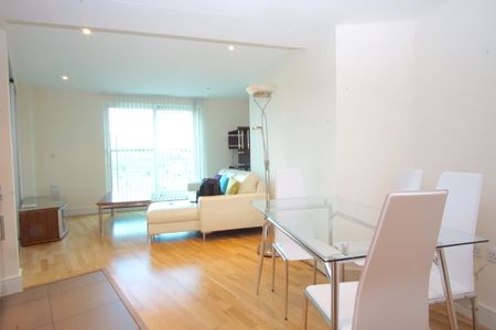 Anchor House, 21 St George Wharf, London SW8 - Photo 2