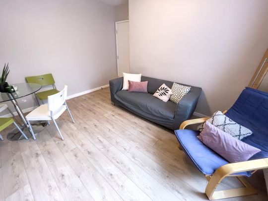 4 bedroom terraced house to rent - Photo 1