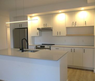 2bed 2bath Condo; Cawston – Available December 1st - Photo 6