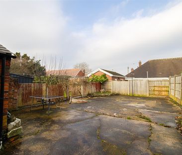 4-Bed Semi-Detached House to Let on Blackpool Road, Preston - Photo 2