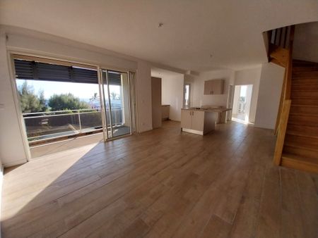 Location Appartement 4 pièces 103m² ST PAUL 97434 - Photo 4