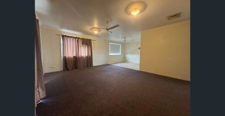 Spacious 3-Bedroom Home with Stunning Views! - Photo 3