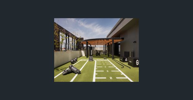 2-Bedroom Apartment with Carpark | 1 Month Free - Photo 1